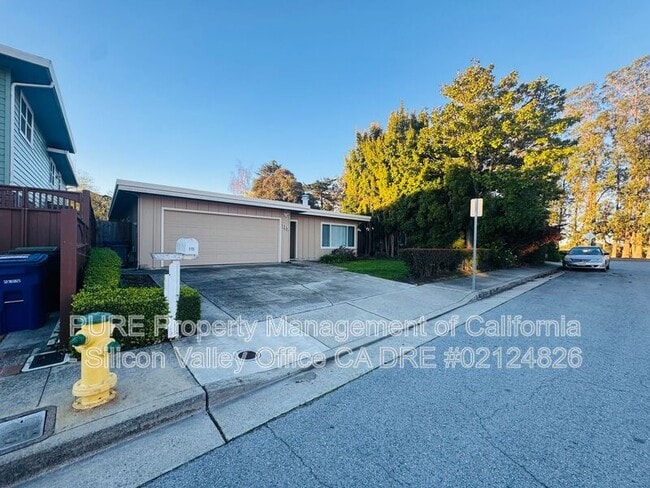 Foto del edificio - 115 Western Ct