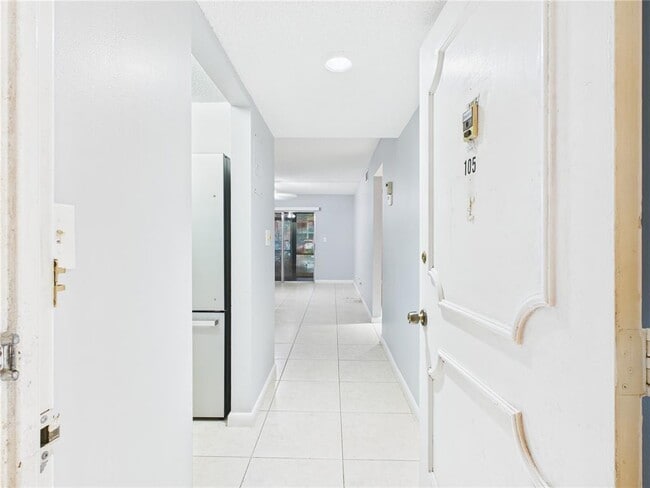 Building Photo - 4113 NW 88th Ave