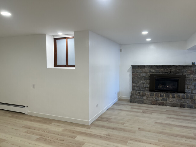 Living room - 4051 Sheridan Ave S