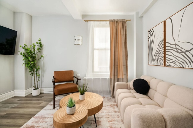 Building Photo - 234 W 73rd St