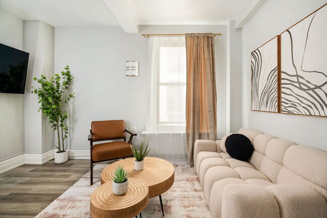 Building Photo - 234 W 73rd St