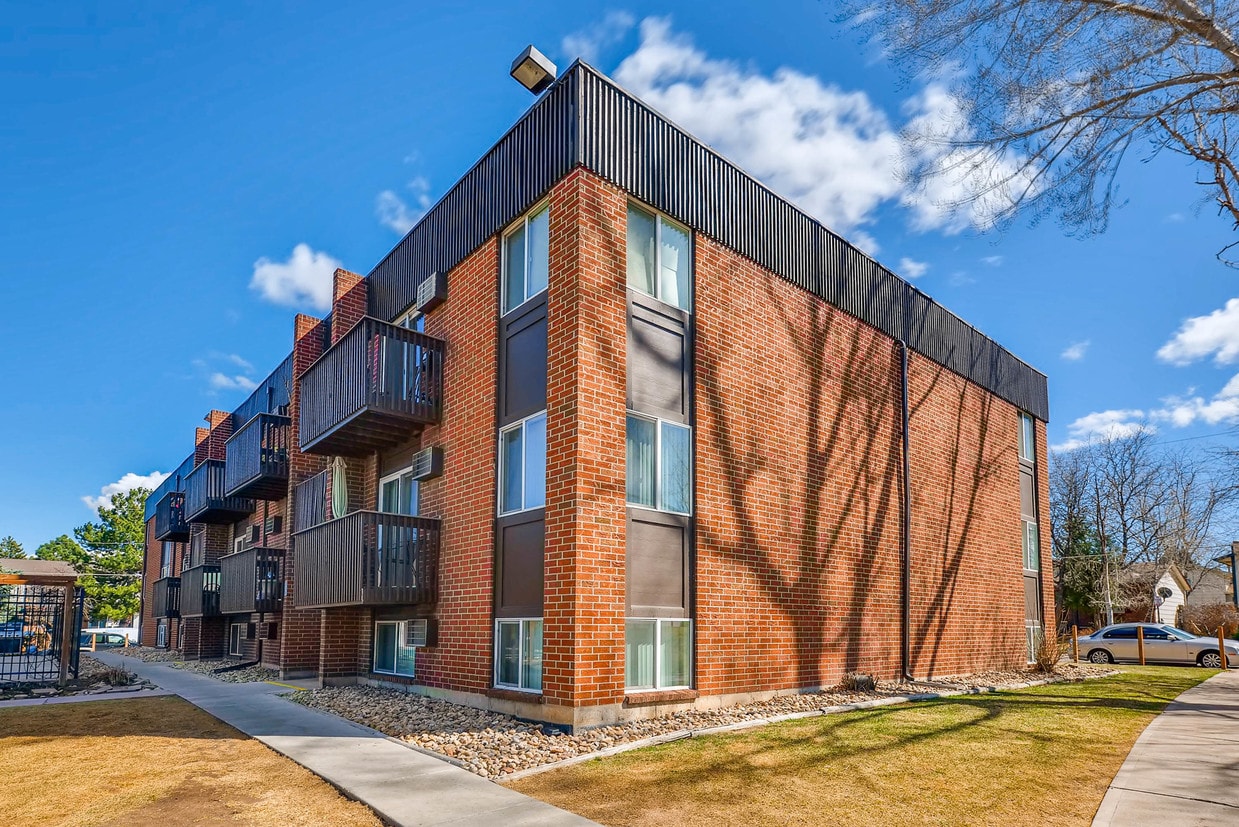 Building Photo - Cavalier Club Apartments