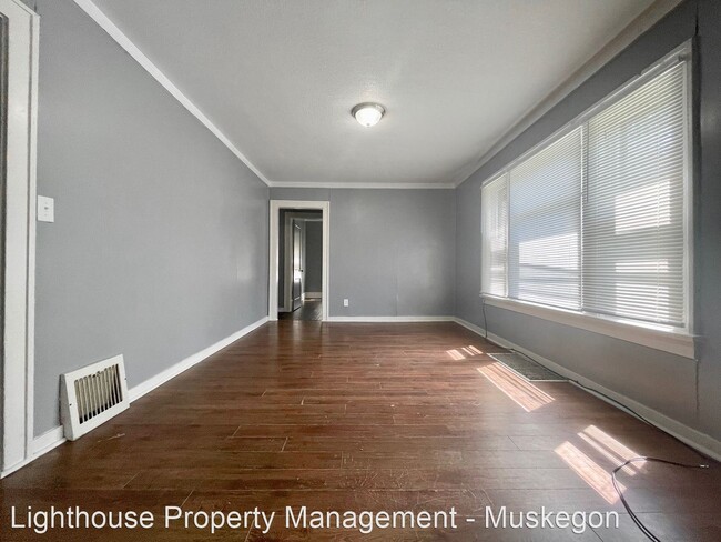 Building Photo - 5 br, 2 bath House - 387 West Grand