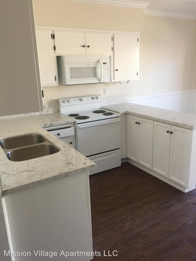 Building Photo - 2669 Mission Village Dr