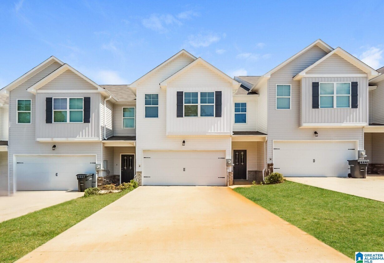 Foto principal - 140 The Heights Dr