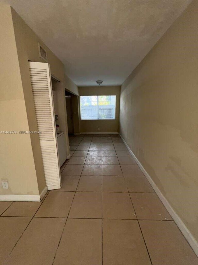 Foto del edificio - 4625 NW 9th Dr