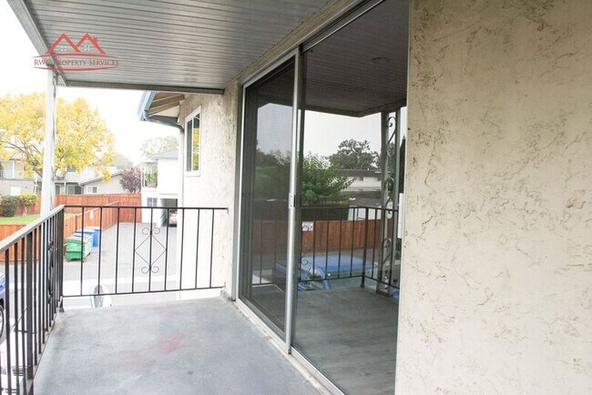 Foto del edificio - 3820 Moorpark Ave
