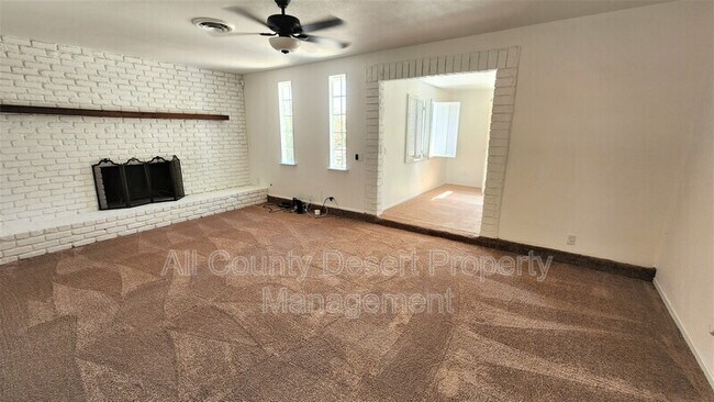 Foto del edificio - 83606 Dillon Ave