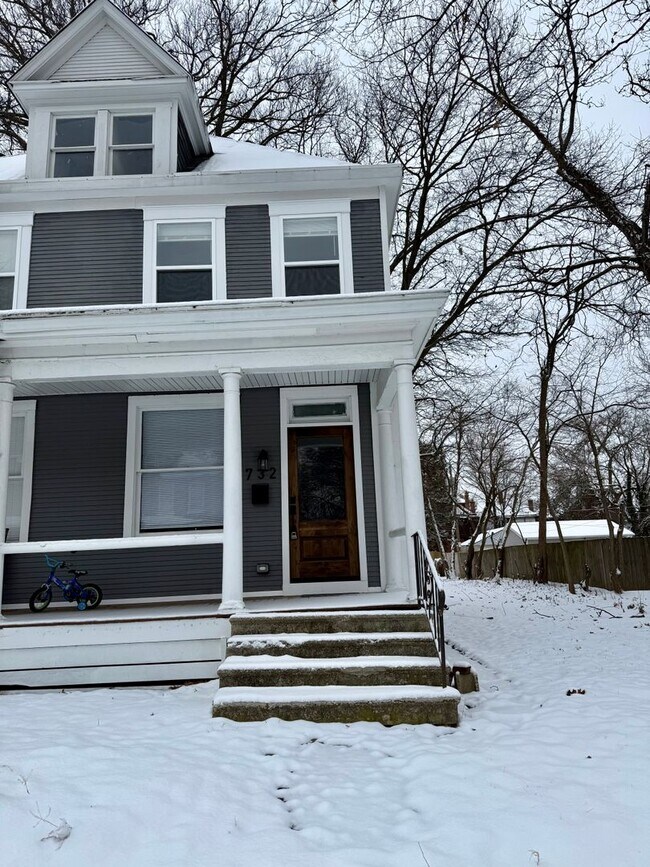 Foto del edificio - 730-732_OAKWOOD_AVENUE