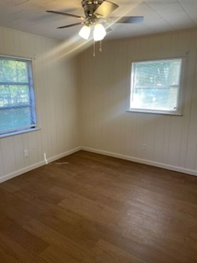 Building Photo - 2053 Belle Vue Way