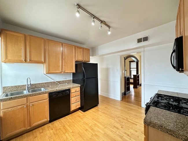 Building Photo - 3449 W Schubert Ave
