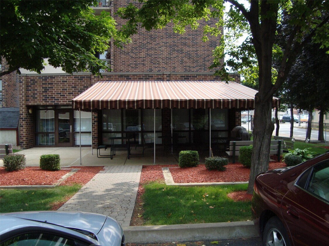 Foto del edificio - 1826 Monongahela Ave