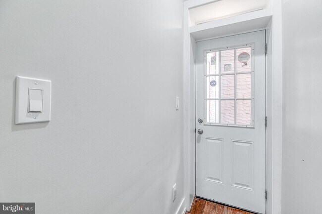Foto del edificio - 2139 E Hagert St