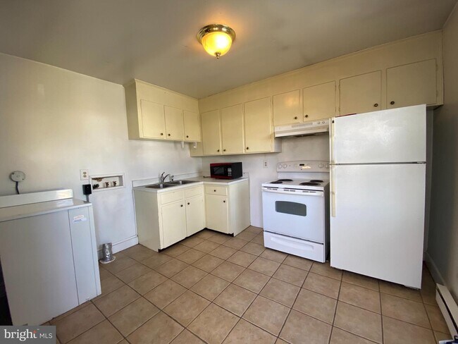 Building Photo - 813 Marye St