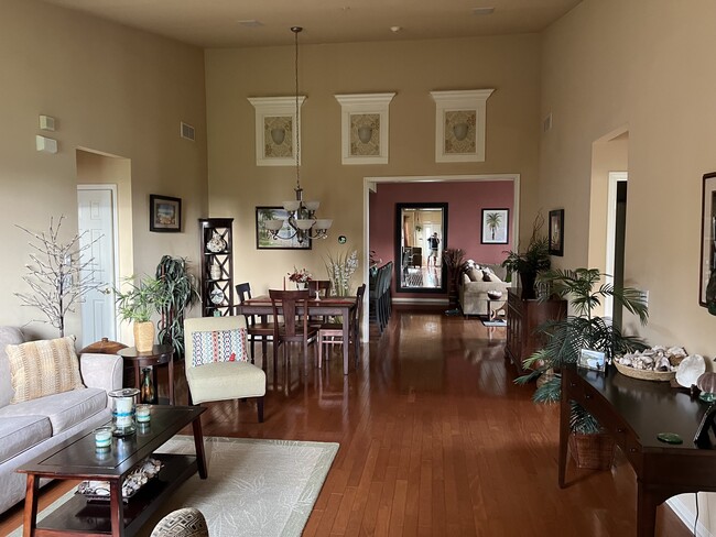 Building Photo - 16 Pebble Beach Dr