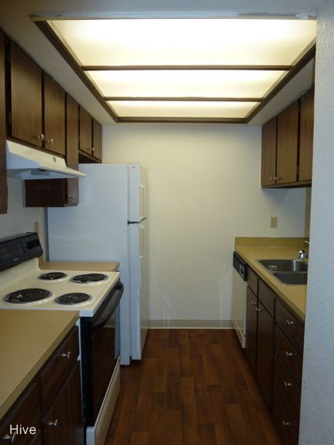 Building Photo - 500 NE 70th St