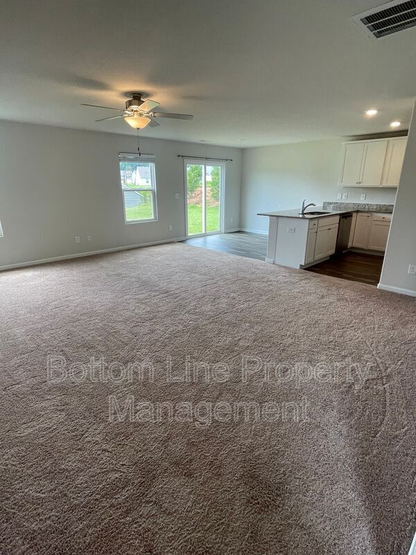 Foto del edificio - 295 Windbreak Ln