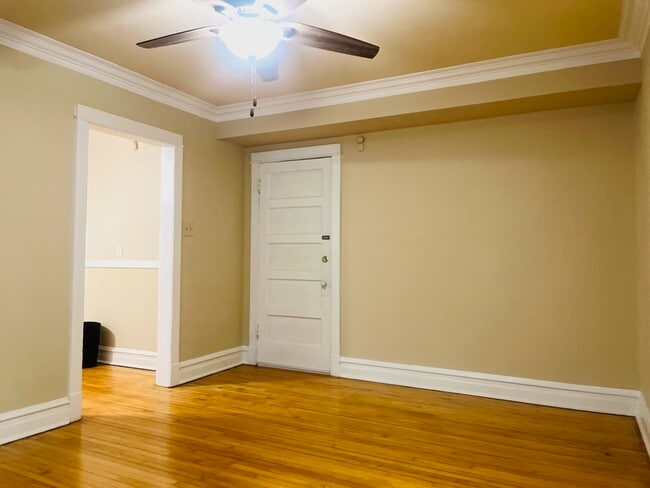 Living room - view 2 - 531 S Lombard Ave