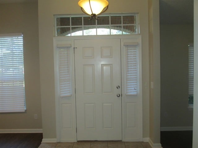 Building Photo - 2911 Thorncrest Drive