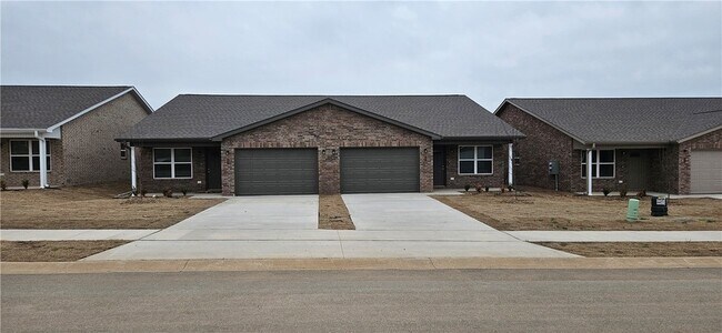 Building Photo - 601 NW 69th Ave