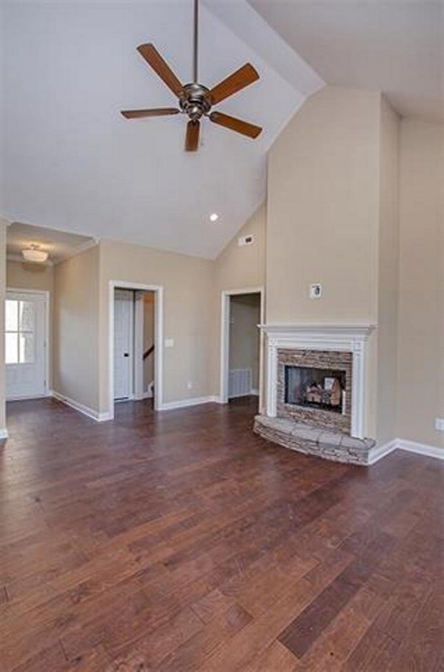 Building Photo - 3098 Equestrian Ct