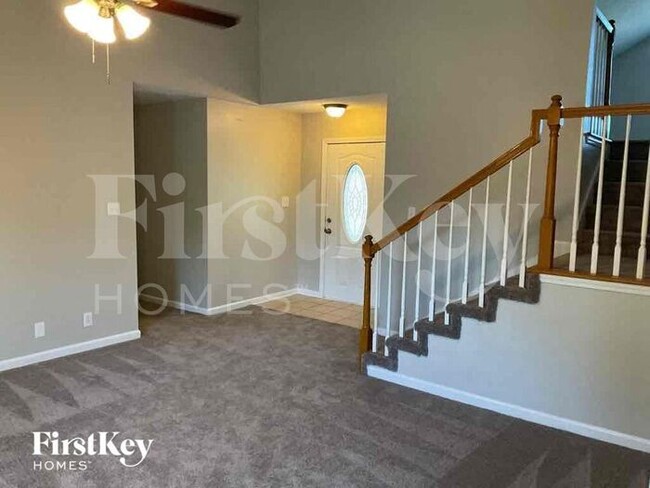 Building Photo - 1275 Meredith Way