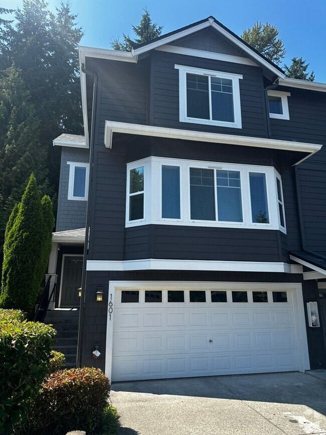 Building Photo - 5583 Lakemont Blvd SE