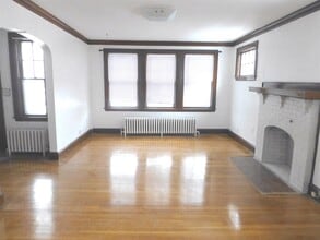 Building Photo - 10 Hatherly Rd