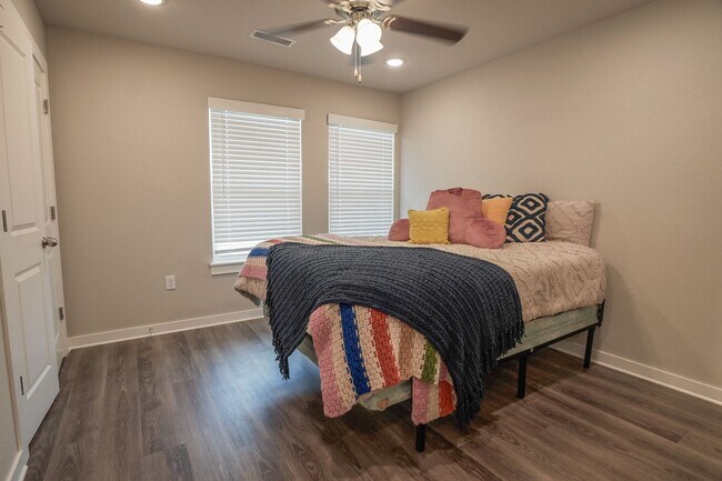 Foto del edificio - 2 bedroom 2.5 bath home located in Fayette...