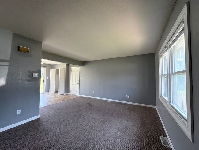 Building Photo - 1406 Co Rd 6