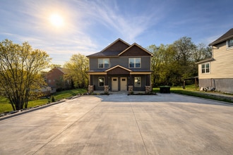 Building Photo - 420 S 2nd St