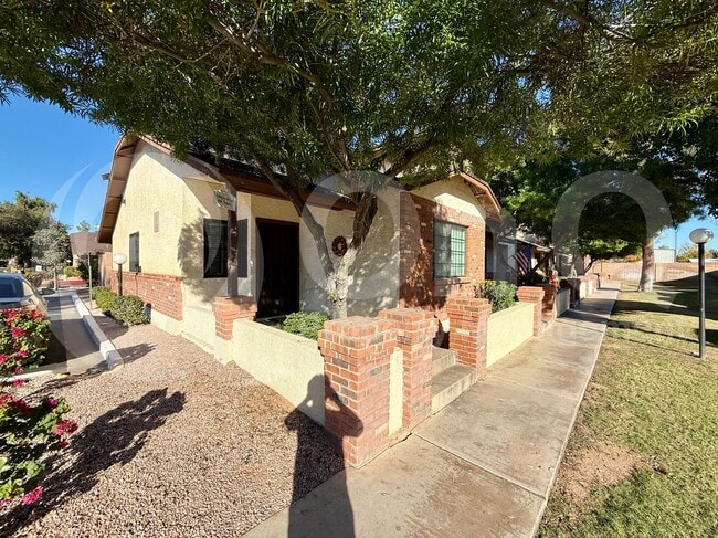 Building Photo - 170 E Guadalupe Rd