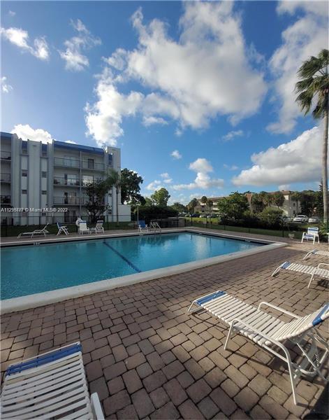 Foto del edificio - 7521 NW 16th St