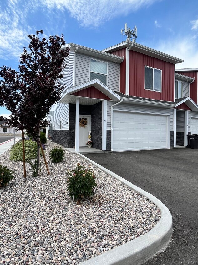 Bahía Colter - SouthBridge Townhomes