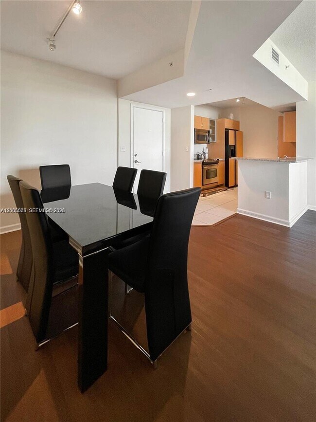 Building Photo - 18800 NE 29th Ave