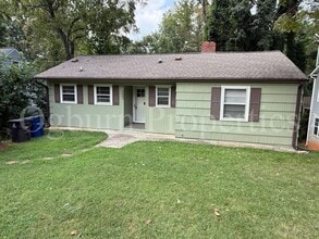 Building Photo - 2403 Lyndhurst Ave