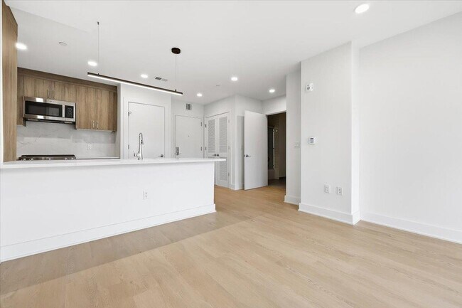 Foto del edificio - 303 Madison St