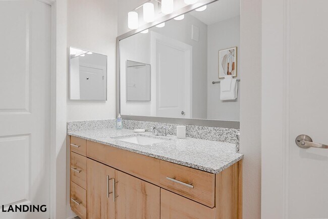 Foto del edificio - 2361 Commerce Park Dr NE