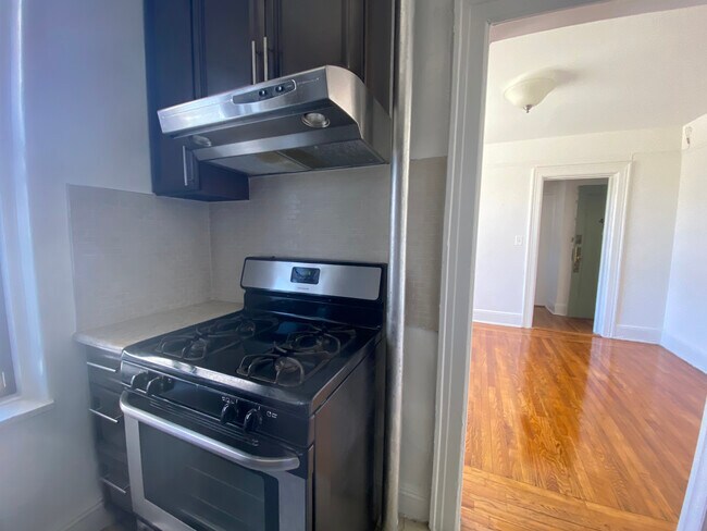 Building Photo - 31-14 35th St