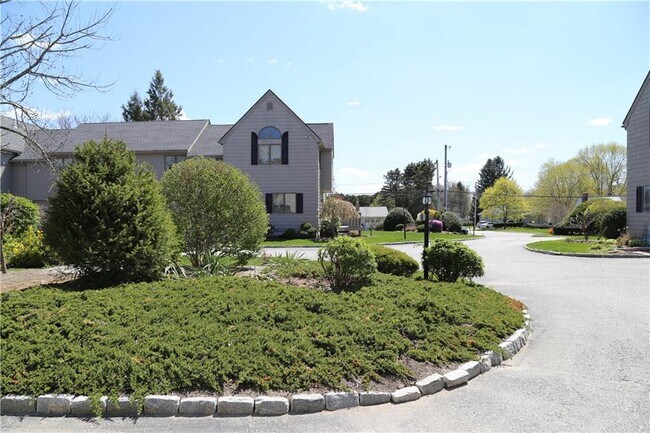 Building Photo - 235 Morgan Ave