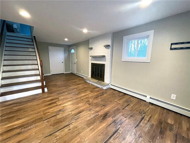 Building Photo - 100 E Greenwich Ave