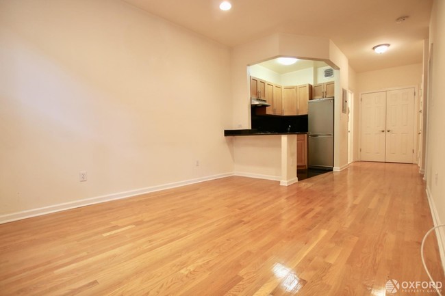 Building Photo - 16 West 75th Street