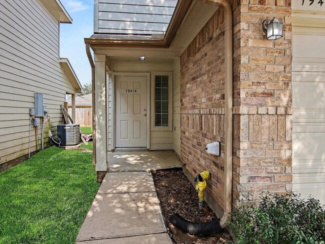Building Photo - 19414 Dry Canyon Ct