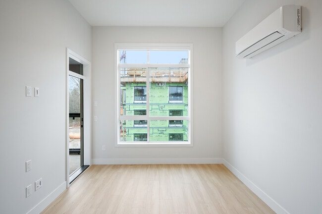 Building Photo - 34395 Gladys Ave