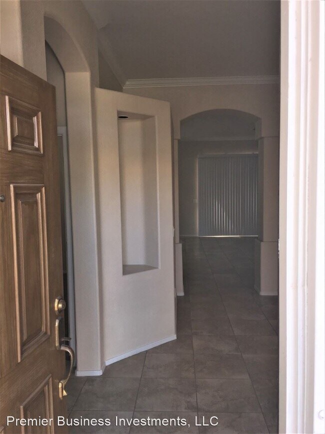 Building Photo - 3 br, 2 bath House - 1083 W Aspen Ave