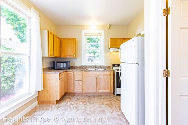 Building Photo - 2 br, 1 bath House - 6111 North Northmoor ...