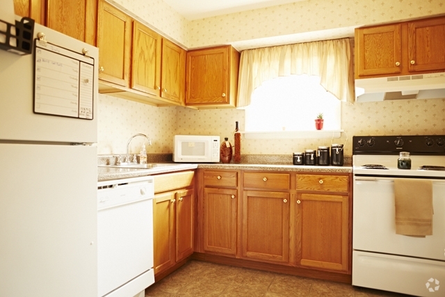 Kitchen - Mill Run Apartments