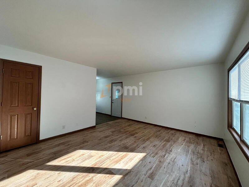 Primary Photo - 139 Kabelin Ave