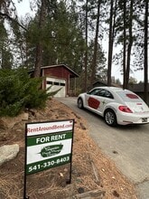 Building Photo - 1924 SW Forest Ridge Ave