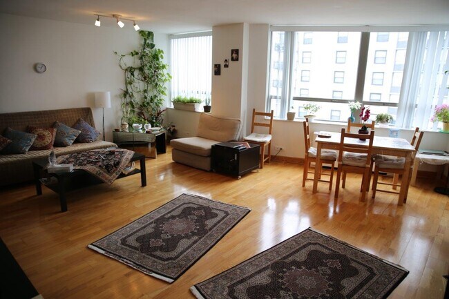 Foto del edificio - 5701 N Sheridan Rd